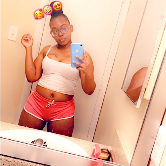 Meet your Posher, Ashley - Picture 1 of 1